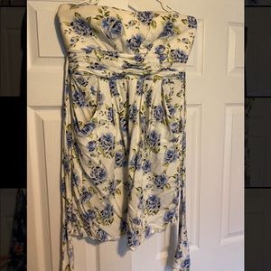 Adorable strapless tie up dress